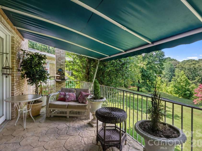 25 Towhee Trail, Tryon, NC 28782.  MLS# CAR4283605, YatesRealty ID 17633. 