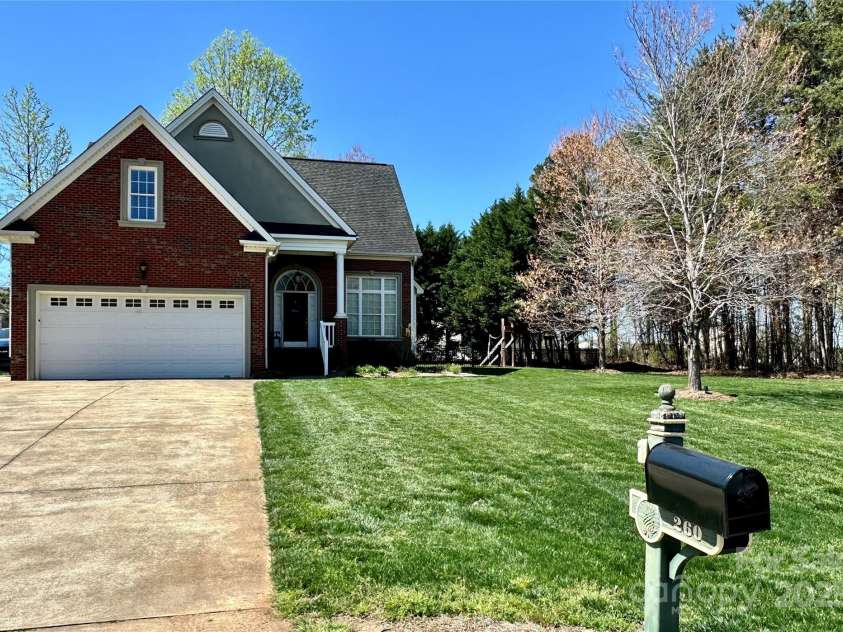 260 Ingonish Drive, Gastonia, NC 28056.  MLS# CAR4245388, YatesRealty ID 17635. 