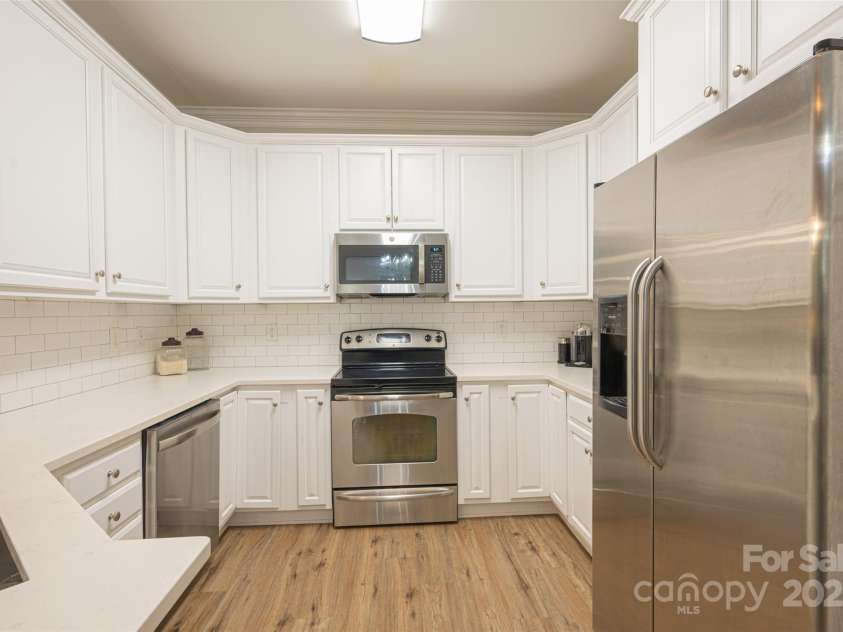 260 Ingonish Drive, Gastonia, NC 28056.  MLS# CAR4245388, YatesRealty ID 17635. 