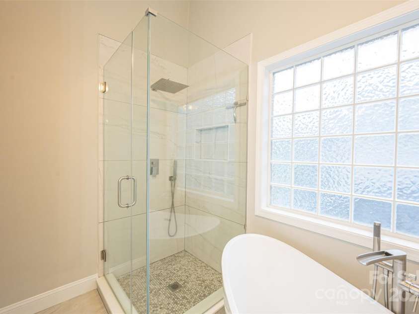 260 Ingonish Drive, Gastonia, NC 28056.  MLS# CAR4245388, YatesRealty ID 17635. 