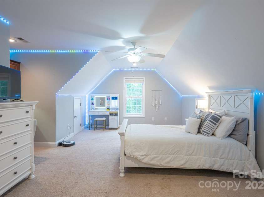 260 Ingonish Drive, Gastonia, NC 28056.  MLS# CAR4245388, YatesRealty ID 17635. 