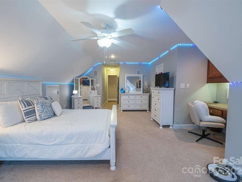 260 Ingonish Drive, Gastonia, NC 28056.  MLS# CAR4245388, YatesRealty ID 17635. 