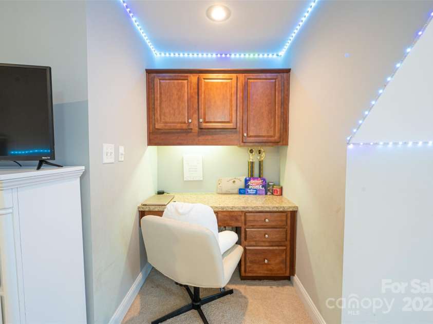 260 Ingonish Drive, Gastonia, NC 28056.  MLS# CAR4245388, YatesRealty ID 17635. 