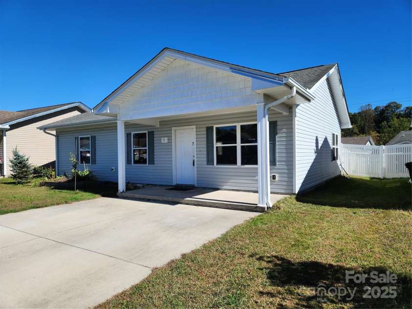 71 Volunteer Way Drive, East Flat Rock, NC 28726.  MLS# CAR4312459, YatesRealty ID 17635. 