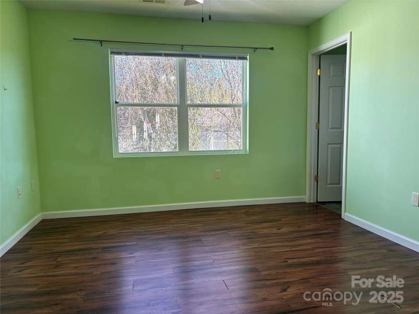 71 Volunteer Way Drive, East Flat Rock, NC 28726.  MLS# CAR4312459, YatesRealty ID 17635. 