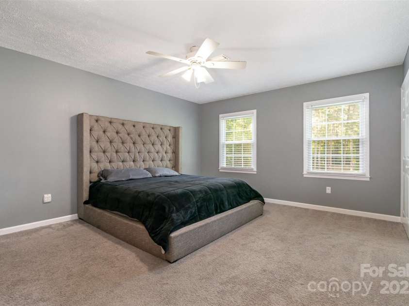 131 Scotland Drive, Mooresville, NC 28115.  MLS# CAR4254939, YatesRealty ID 17636. Large Primary Bedroom
