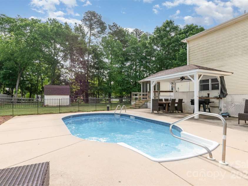 131 Scotland Drive, Mooresville, NC 28115.  MLS# CAR4254939, YatesRealty ID 17636. Pool