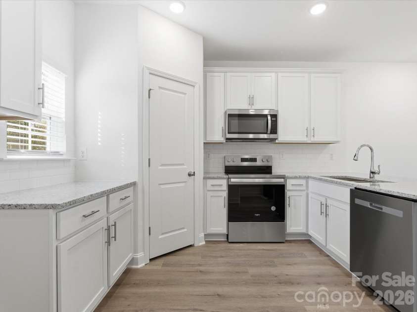 3136 Butler Hill Drive, Matthews, NC 28105.  MLS# CAR4321868, YatesRealty ID 17636. 