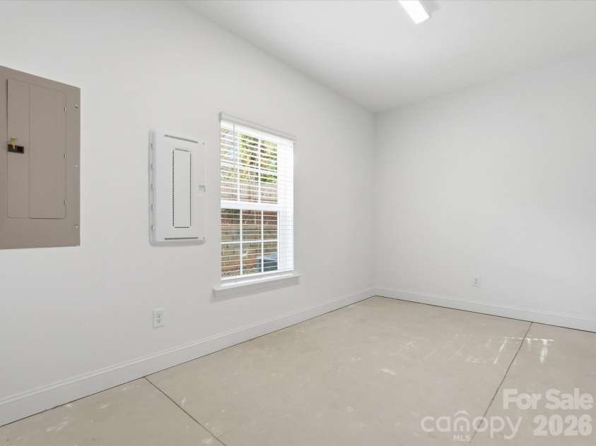 3136 Butler Hill Drive, Matthews, NC 28105.  MLS# CAR4321868, YatesRealty ID 17636. 