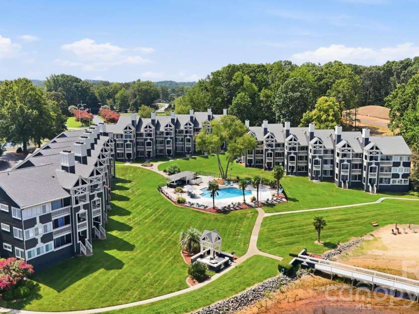 2121 Regatta Lane, Denver, NC 28037.  MLS# CAR4419706, YatesRealty ID 17637. 