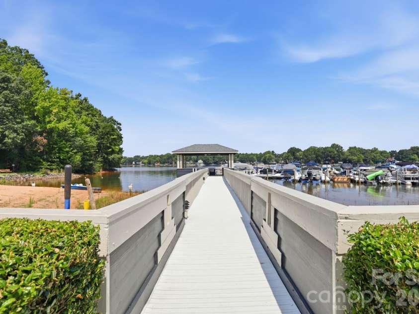 2121 Regatta Lane, Denver, NC 28037.  MLS# CAR4419706, YatesRealty ID 17637. 