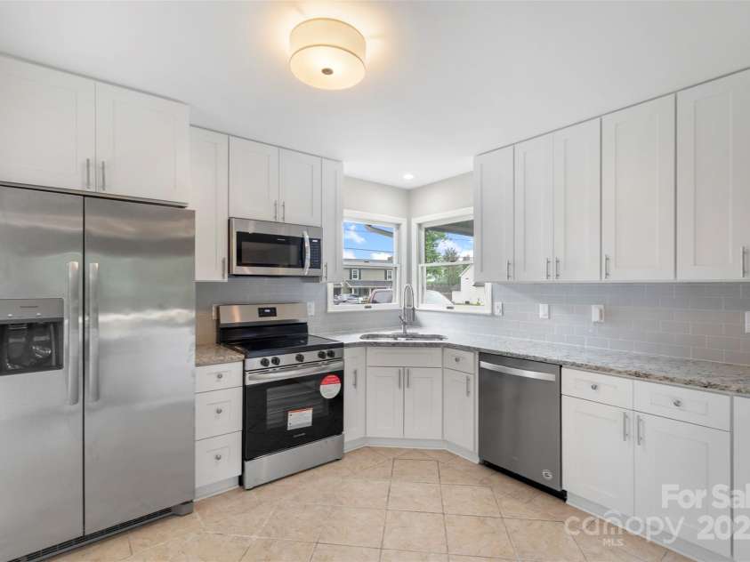 2666 Providence Drive, Gastonia, NC 28052.  MLS# CAR4264344, YatesRealty ID 17637. 