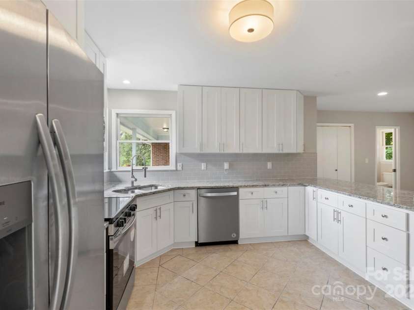 2666 Providence Drive, Gastonia, NC 28052.  MLS# CAR4264344, YatesRealty ID 17637. 