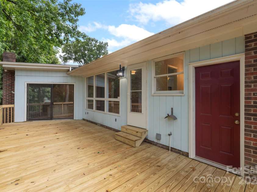 2666 Providence Drive, Gastonia, NC 28052.  MLS# CAR4264344, YatesRealty ID 17637. 