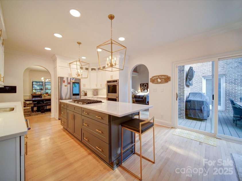 15708 Eagleview Drive, Charlotte, NC 28278.  MLS# CAR4267161, YatesRealty ID 17638. 