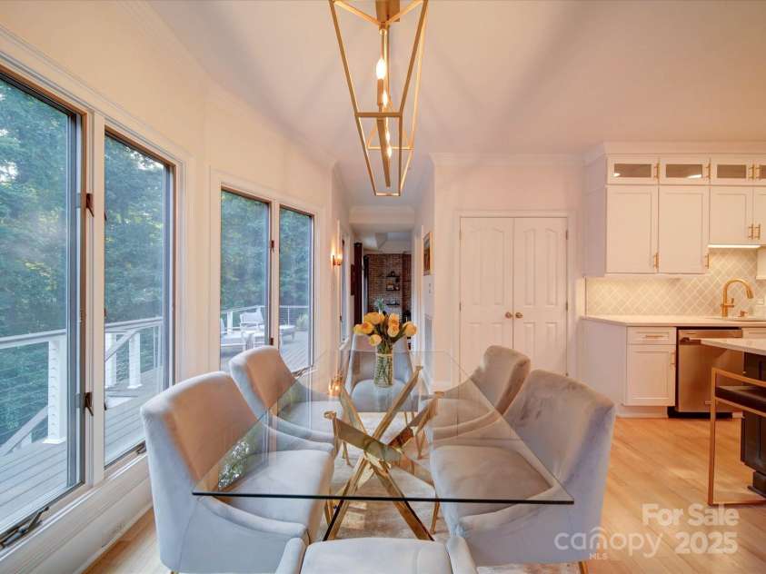 15708 Eagleview Drive, Charlotte, NC 28278.  MLS# CAR4267161, YatesRealty ID 17638. 