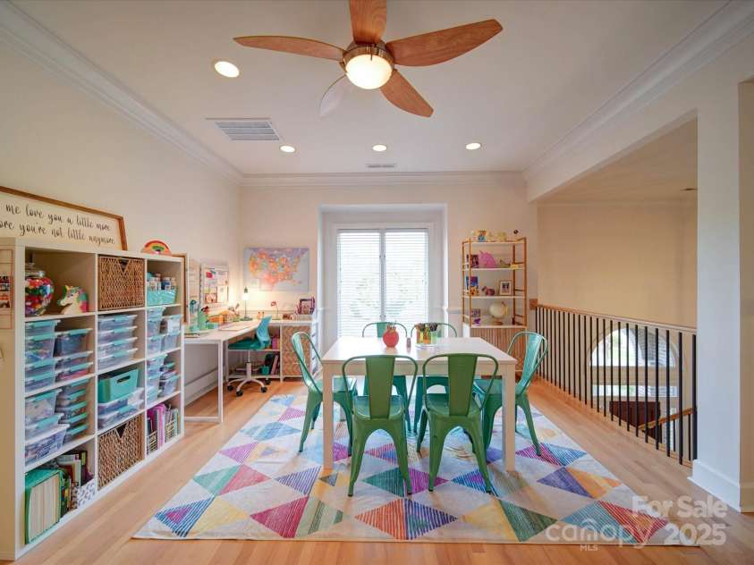 15708 Eagleview Drive, Charlotte, NC 28278.  MLS# CAR4267161, YatesRealty ID 17638. 