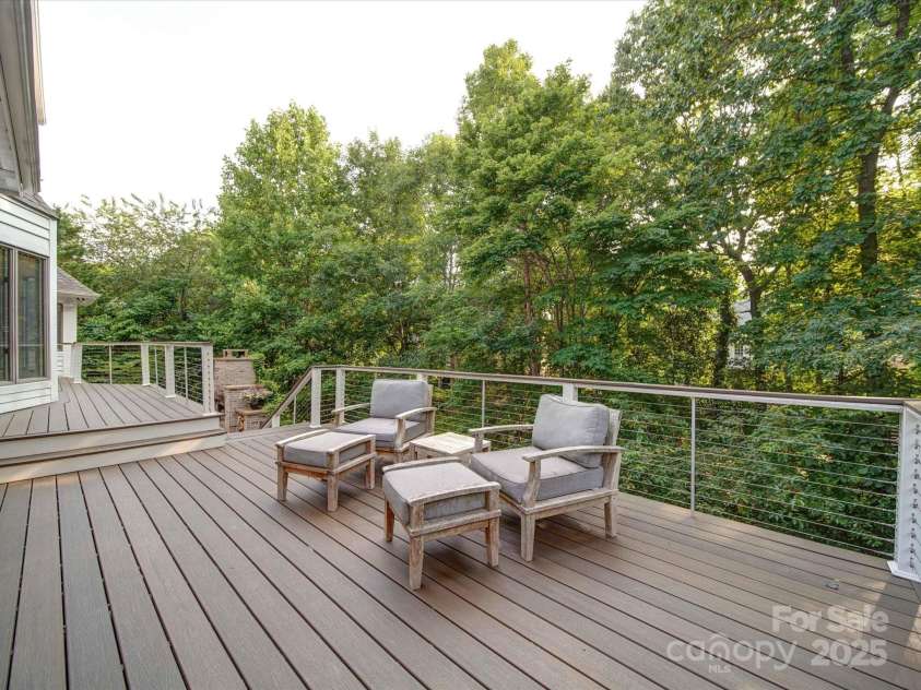 15708 Eagleview Drive, Charlotte, NC 28278.  MLS# CAR4267161, YatesRealty ID 17638. 