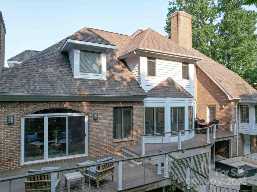 15708 Eagleview Drive, Charlotte, NC 28278.  MLS# CAR4267161, YatesRealty ID 17638. 