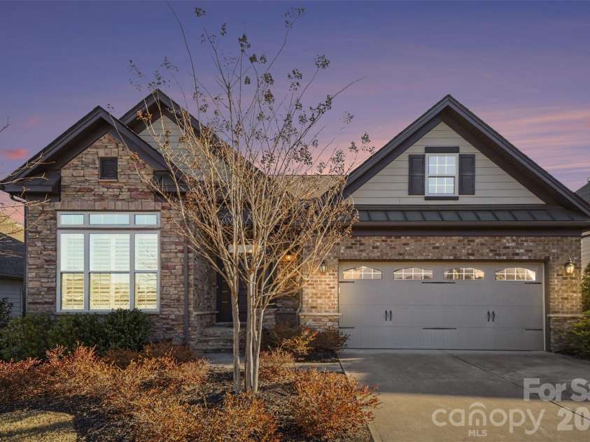 15828 Vale Ridge Drive, Charlotte, NC 28278.  MLS# CAR4344836, YatesRealty ID 17638. 