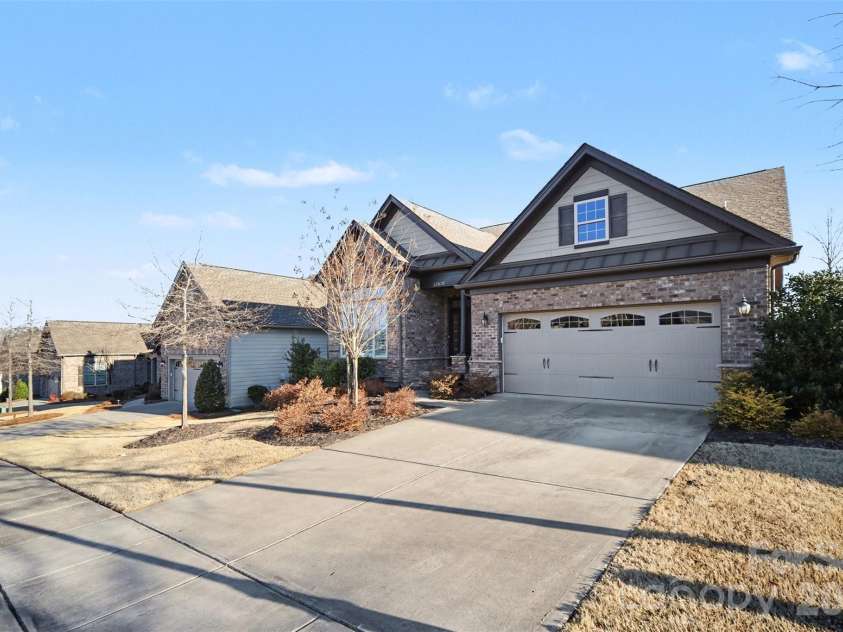 15828 Vale Ridge Drive, Charlotte, NC 28278.  MLS# CAR4344836, YatesRealty ID 17638. 