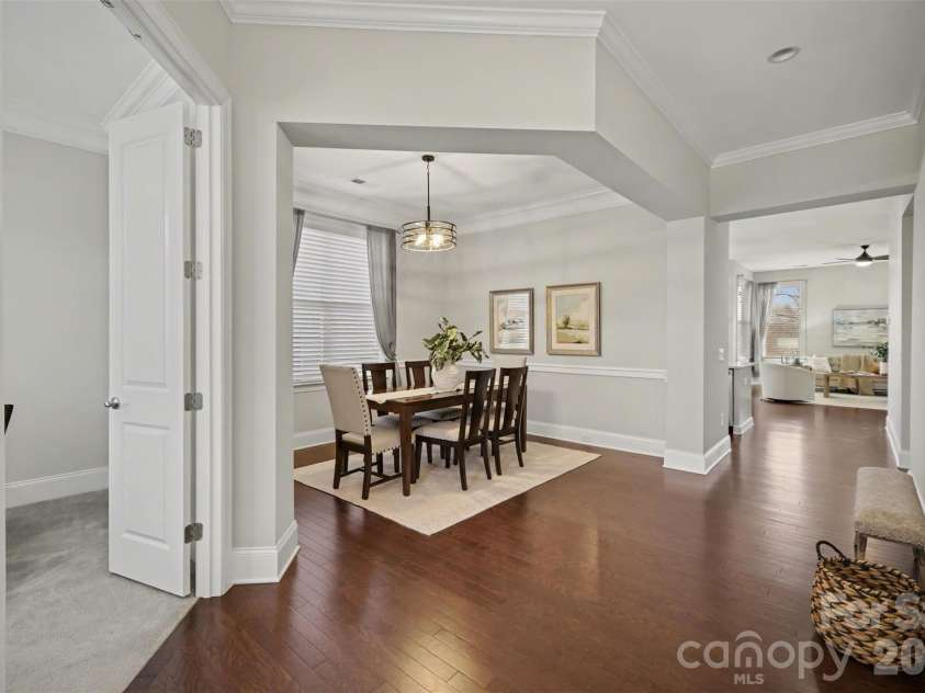 15828 Vale Ridge Drive, Charlotte, NC 28278.  MLS# CAR4344836, YatesRealty ID 17638. 