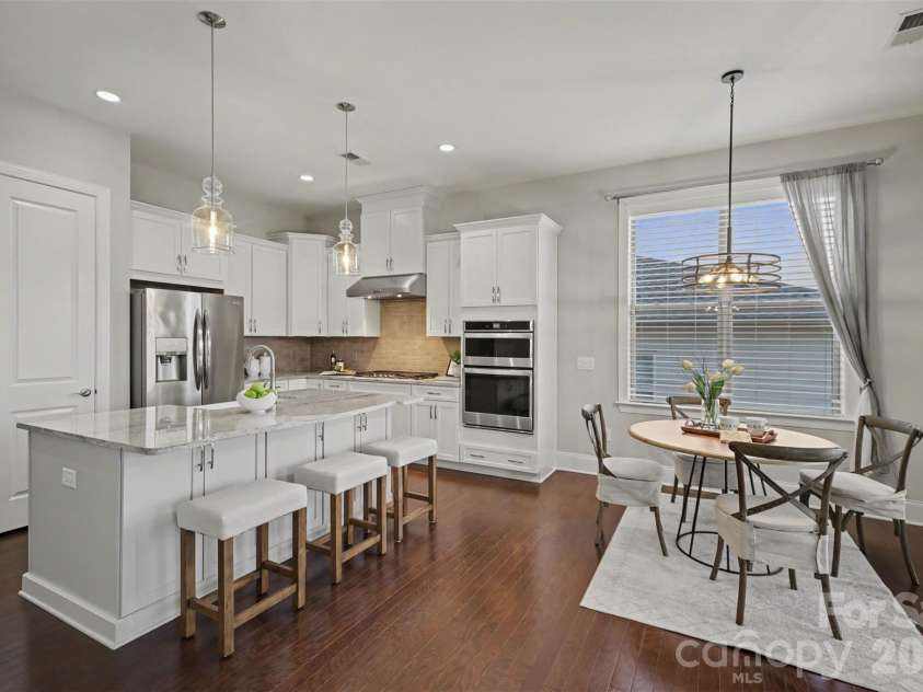 15828 Vale Ridge Drive, Charlotte, NC 28278.  MLS# CAR4344836, YatesRealty ID 17638. 