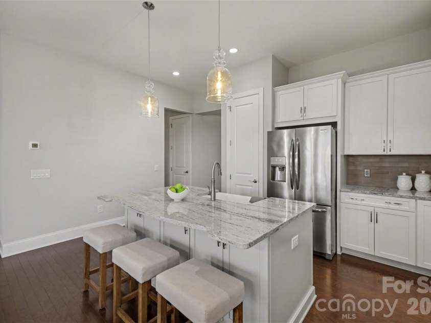 15828 Vale Ridge Drive, Charlotte, NC 28278.  MLS# CAR4344836, YatesRealty ID 17638. 