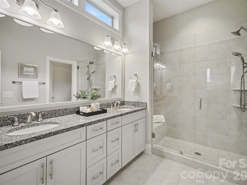15828 Vale Ridge Drive, Charlotte, NC 28278.  MLS# CAR4344836, YatesRealty ID 17638. 