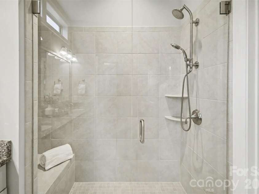 15828 Vale Ridge Drive, Charlotte, NC 28278.  MLS# CAR4344836, YatesRealty ID 17638. 