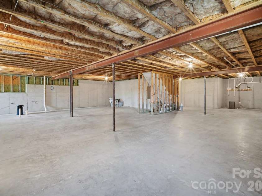 15828 Vale Ridge Drive, Charlotte, NC 28278.  MLS# CAR4344836, YatesRealty ID 17638. 