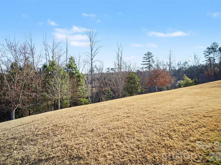 15828 Vale Ridge Drive, Charlotte, NC 28278.  MLS# CAR4344836, YatesRealty ID 17638. 