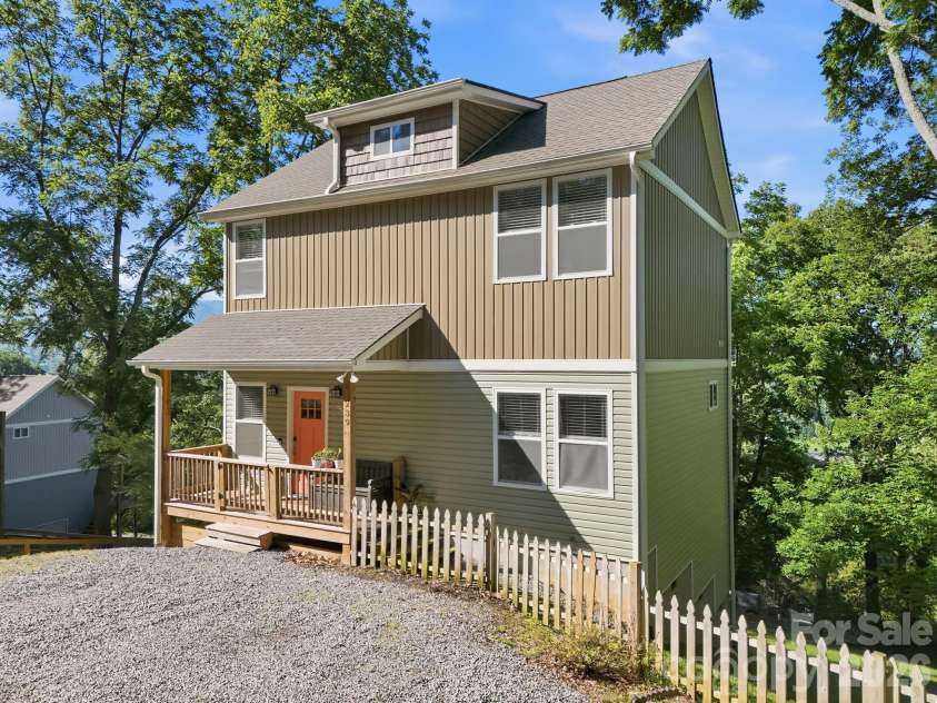 239 Northside Street, Canton, NC 28716.  MLS# CAR4349371, YatesRealty ID 17639. 