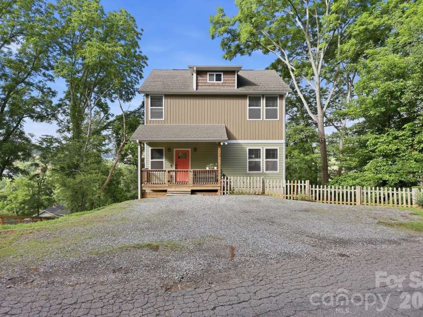 239 Northside Street, Canton, NC 28716.  MLS# CAR4349371, YatesRealty ID 17639. 
