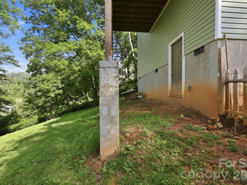 239 Northside Street, Canton, NC 28716.  MLS# CAR4349371, YatesRealty ID 17639. 