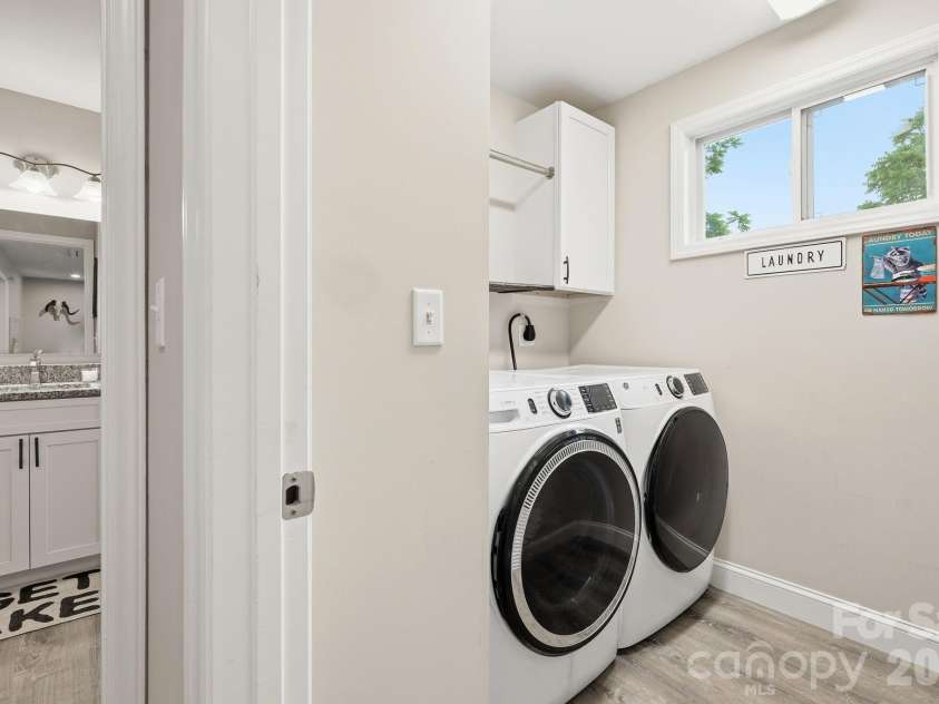 239 Northside Street, Canton, NC 28716.  MLS# CAR4349371, YatesRealty ID 17639. Laundry on upper level
