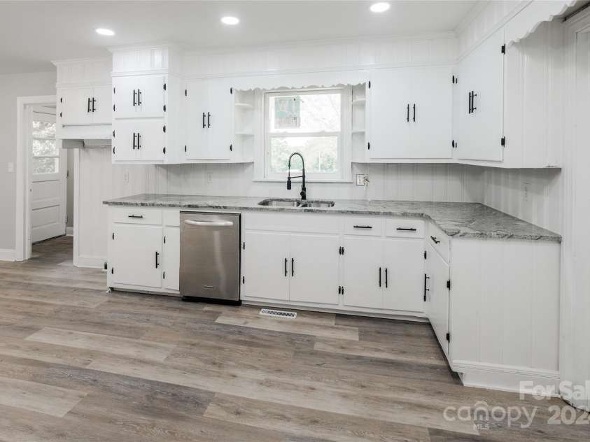 5625 Highway 601 Highway, Salisbury, NC 28147.  MLS# CAR4166157, YatesRealty ID 17639. 