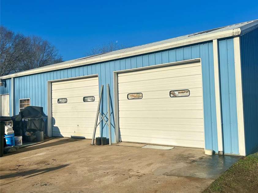 1557 Autumn Lane, Lincolnton, NC 28092.  MLS# CAR4333783, YatesRealty ID 1764. GARAGE/BUILDING