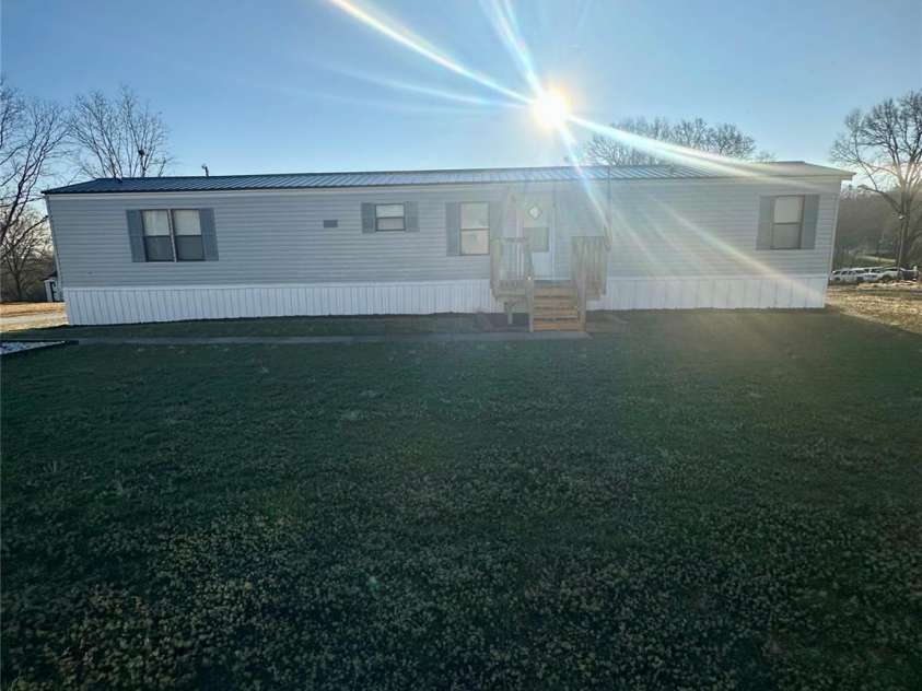 1557 Autumn Lane, Lincolnton, NC 28092.  MLS# CAR4333783, YatesRealty ID 1764. MH#1