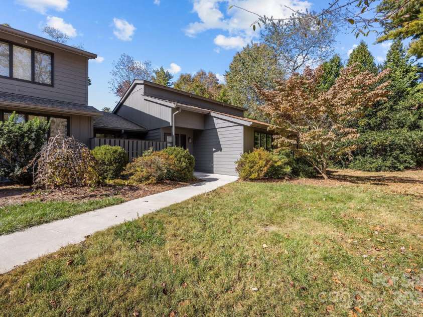 464 Crowfields Drive, Asheville, NC 28803.  MLS# CAR4192949, YatesRealty ID 1764. 