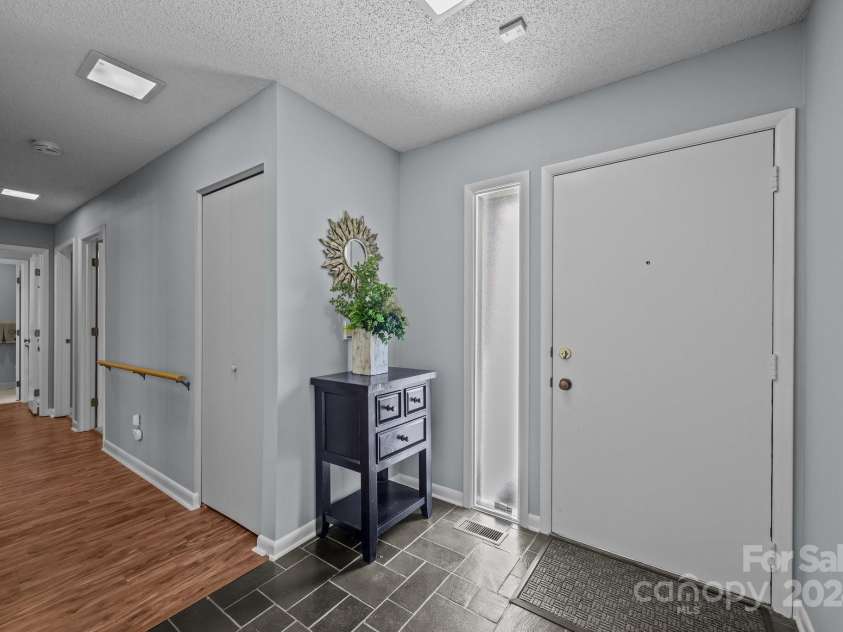 464 Crowfields Drive, Asheville, NC 28803.  MLS# CAR4192949, YatesRealty ID 1764. 