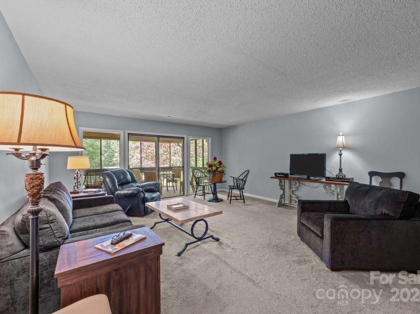 464 Crowfields Drive, Asheville, NC 28803.  MLS# CAR4192949, YatesRealty ID 1764. 