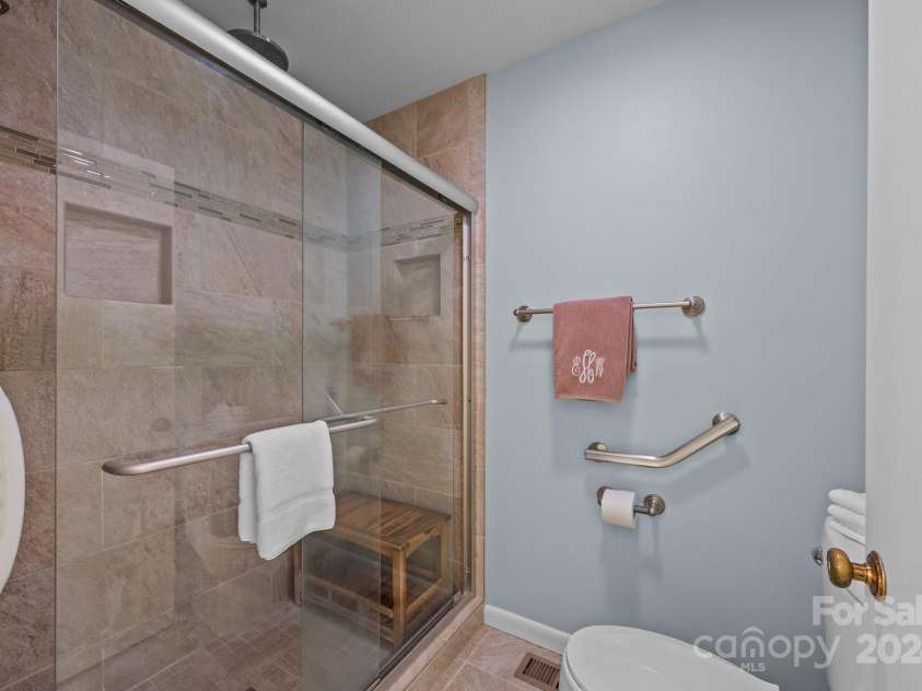 464 Crowfields Drive, Asheville, NC 28803.  MLS# CAR4192949, YatesRealty ID 1764. 