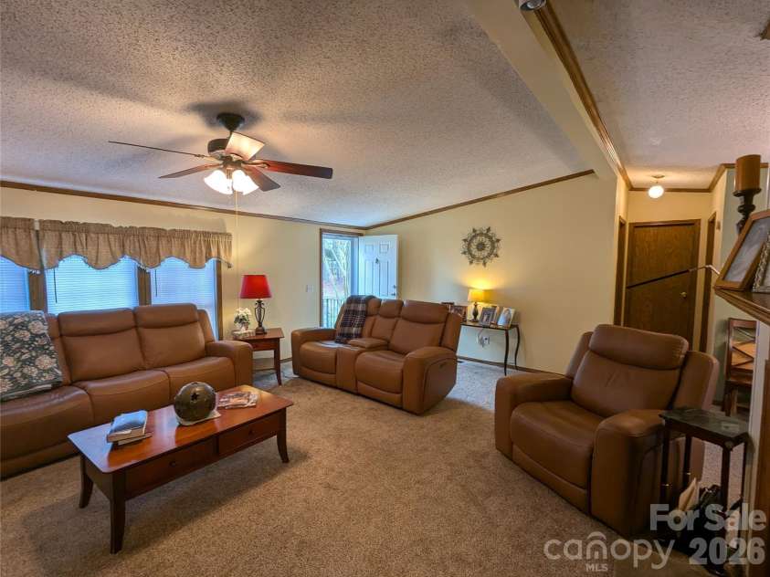 6846 Potter Road, Matthews, NC 28104.  MLS# CAR4349179, YatesRealty ID 17640. 