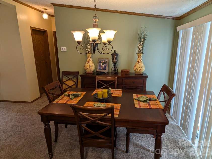 6846 Potter Road, Matthews, NC 28104.  MLS# CAR4349179, YatesRealty ID 17640. 
