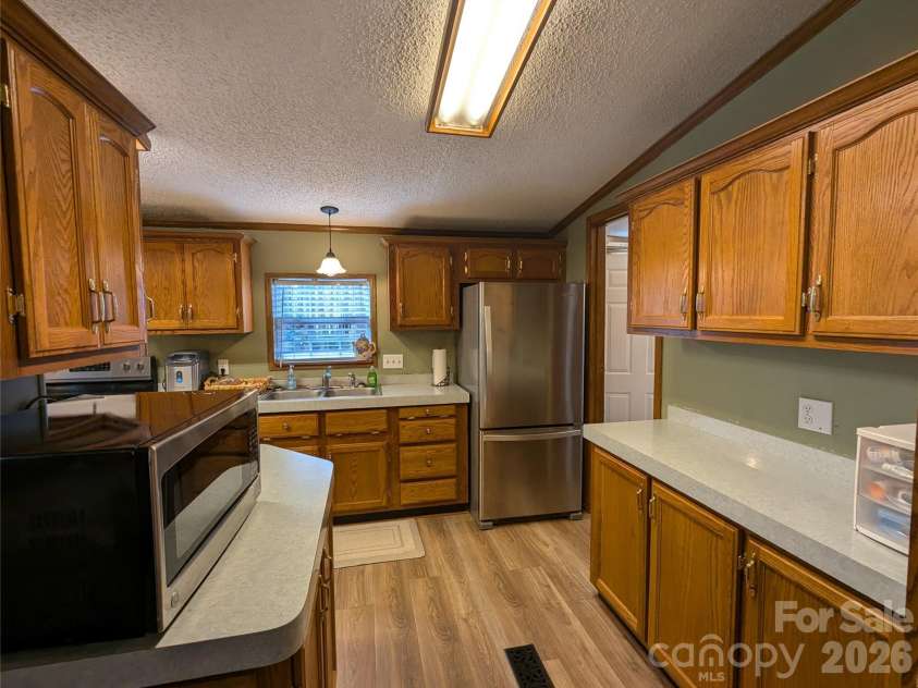 6846 Potter Road, Matthews, NC 28104.  MLS# CAR4349179, YatesRealty ID 17640. 
