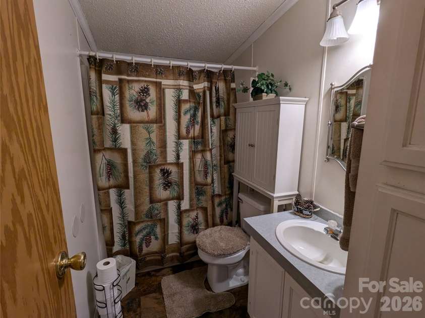 6846 Potter Road, Matthews, NC 28104.  MLS# CAR4349179, YatesRealty ID 17640. 