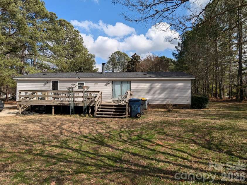 6846 Potter Road, Matthews, NC 28104.  MLS# CAR4349179, YatesRealty ID 17640. 