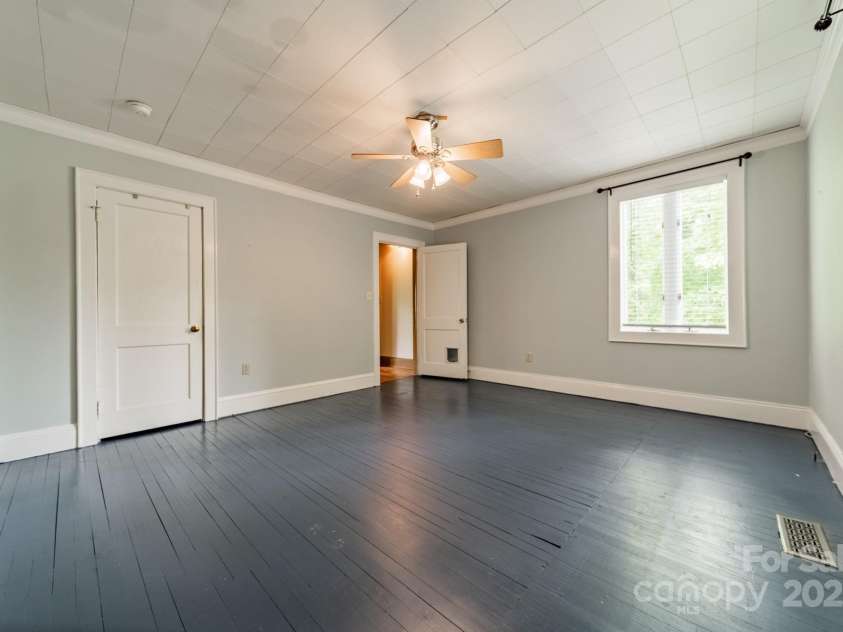 2646 Jacobs Road, Gastonia, NC 28054.  MLS# CAR4245565, YatesRealty ID 17641. 