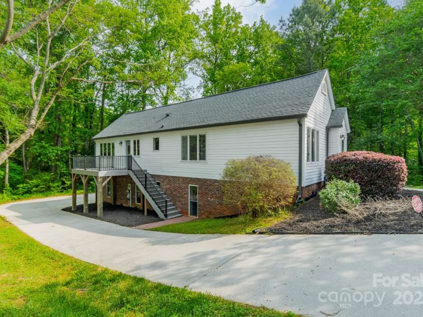 2646 Jacobs Road, Gastonia, NC 28054.  MLS# CAR4245565, YatesRealty ID 17641. 